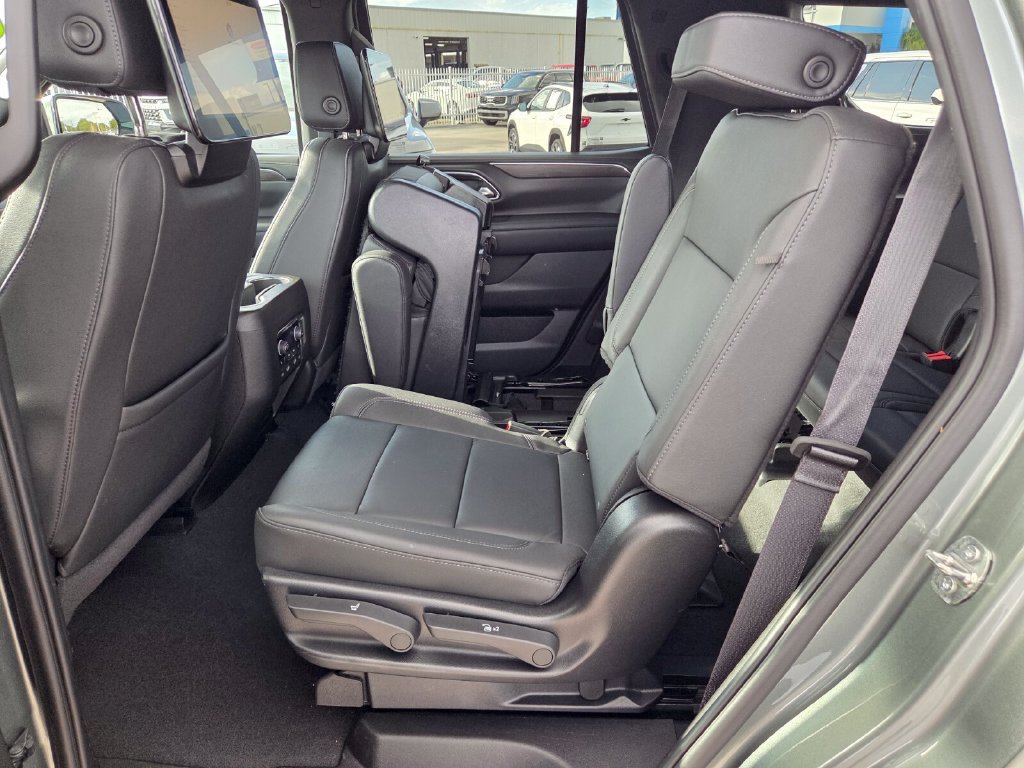 Used 2024 Chevrolet Tahoe LT w/ Luxury Package RWD image 8