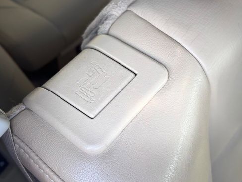 Used 2011 Nissan Armada SV image 36