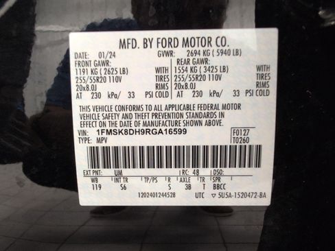 Used 2024 Ford Explorer XLT w/ Equipment Group 202A AWD/4WD image 30