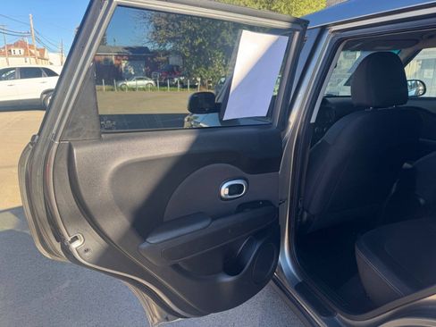 Used 2014 Kia Soul FWD image 14