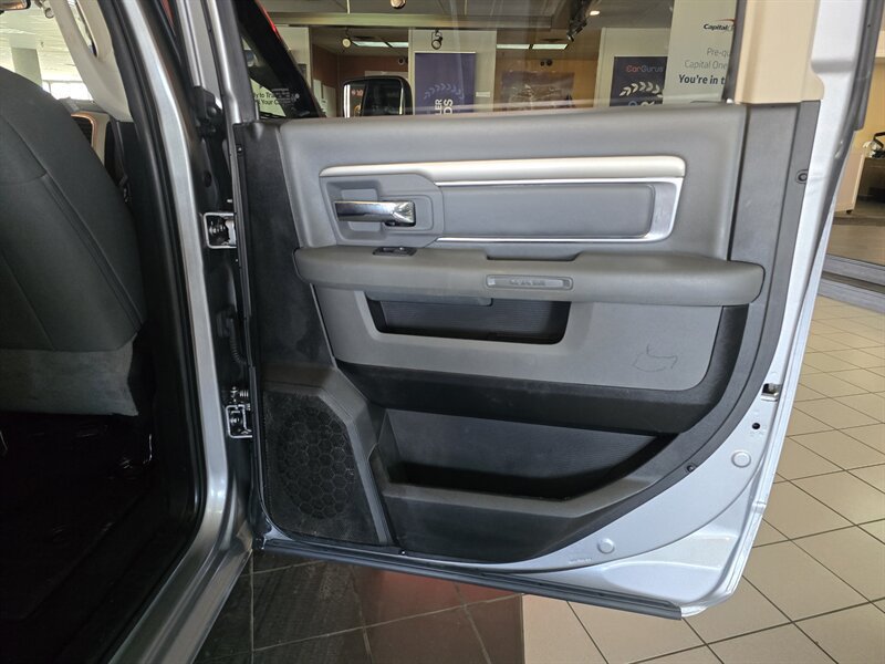 Used 2020 RAM 1500 Classic SLT AWD/4WD image 17