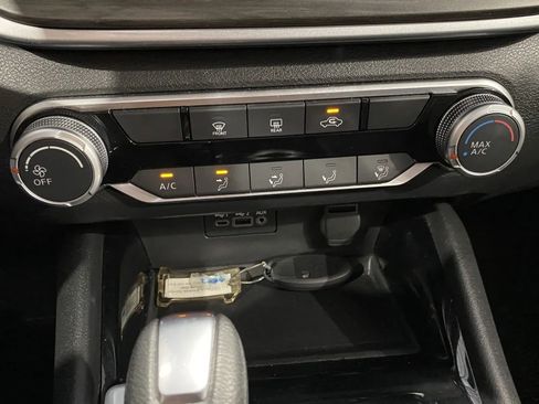 Used 2024 Nissan Altima 2.5 SV FWD image 15
