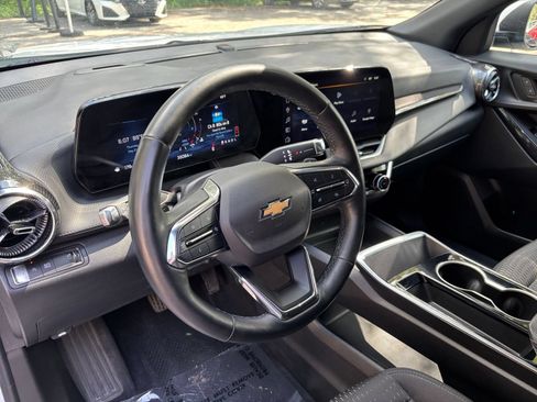 Used 2025 Chevrolet Equinox LT FWD image 29