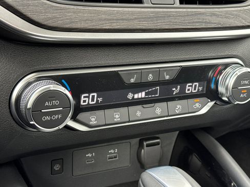 New 2025 Nissan Altima 2.5 SL image 17