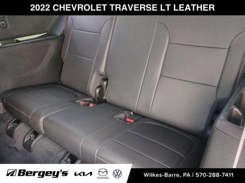 Used 2022 Chevrolet Traverse LT w/ LT Premium Package AWD/4WD image 26