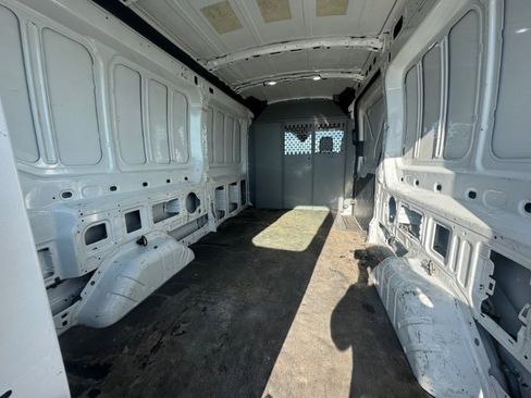 Used 2019 Ford Transit 250 image 9