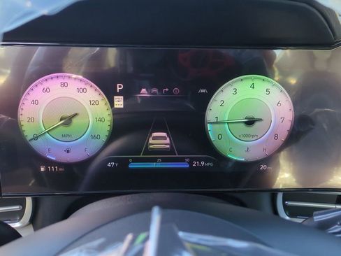 Certified 2025 Hyundai Elantra Limited FWD image 16