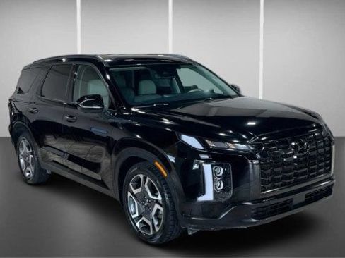 Used 2024 Hyundai Palisade Limited FWD image 2