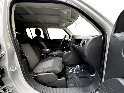 Used 2010 Jeep Patriot Sport image 10