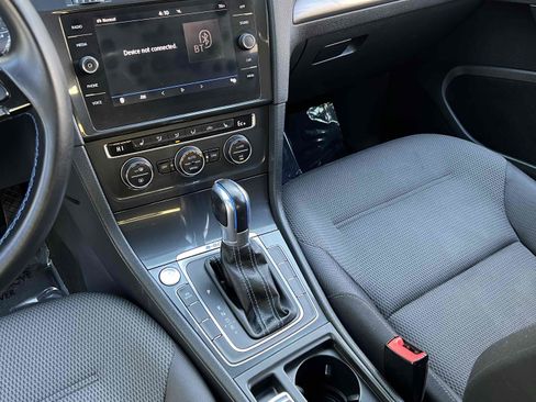 Used 2019 Volkswagen e-Golf SE w/ Driver Assistance Package FWD image 38