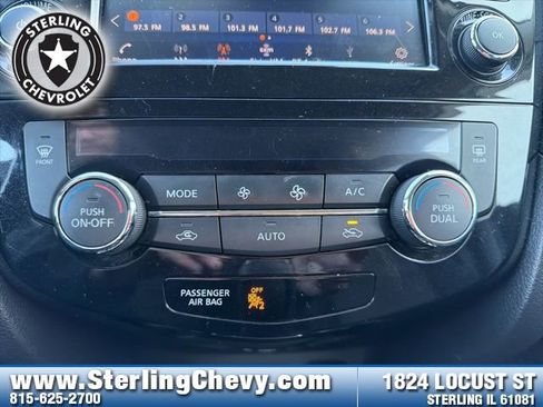 Used 2019 Nissan Rogue SV image 20