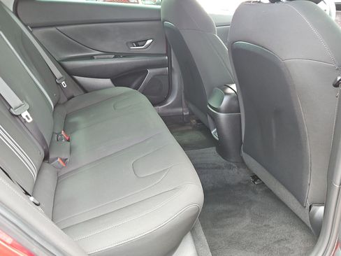 Used 2024 Hyundai Elantra SEL FWD image 25