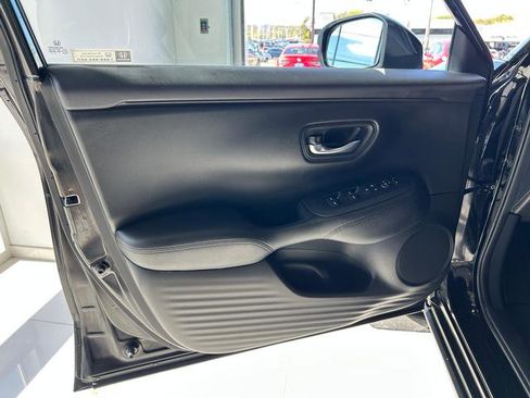Used 2023 Honda HR-V LX image 14