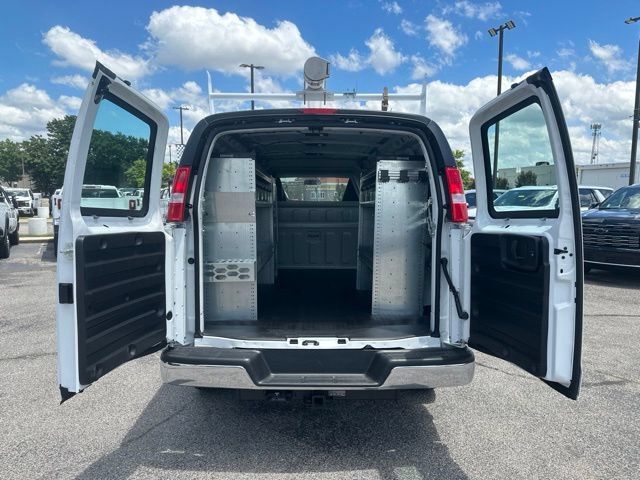 New 2026 Chevrolet Express 2500 w/ Communications Package RWD image 25