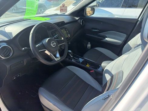 Used 2023 Nissan Kicks SR w/ SR Premium Package FWD image 10