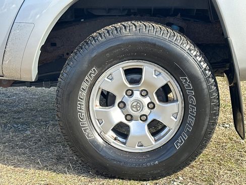 Used 2005 Toyota Tacoma 4x4 Access Cab image 18