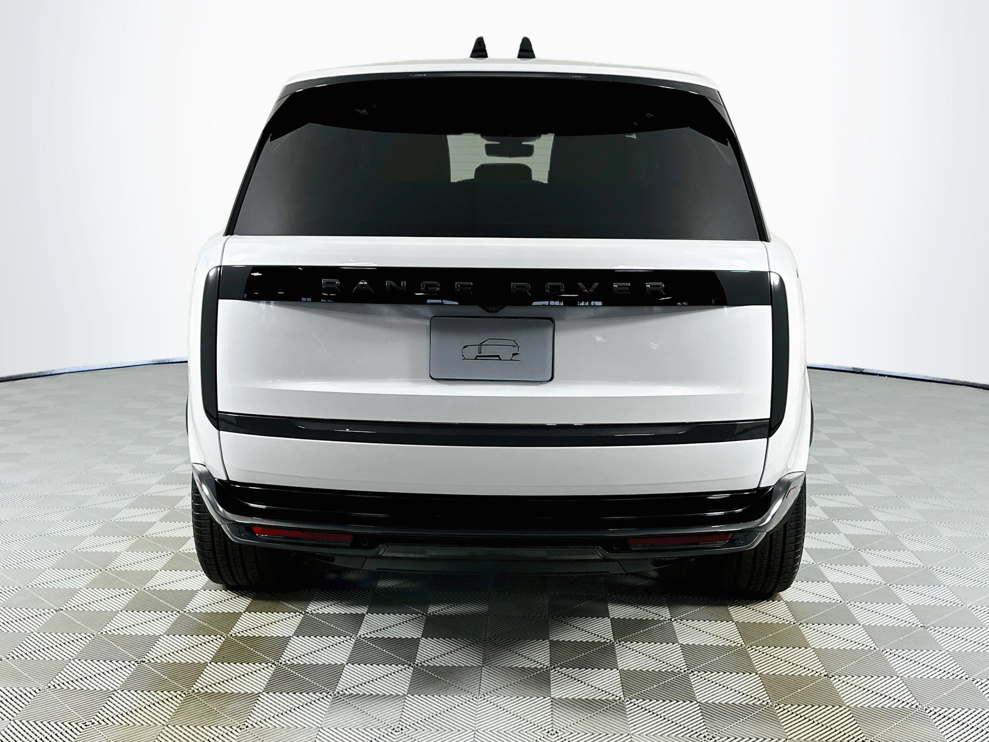 Certified 2026 Land Rover Range Rover Long Wheelbase SE AWD/4WD image 6