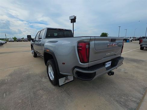 Used 2026 GMC Sierra 3500 Denali w/ Denali Reserve Package AWD/4WD image 13