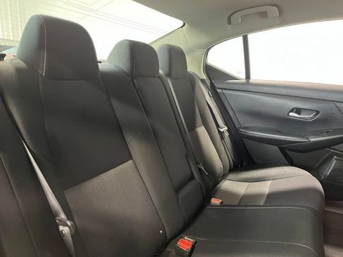 Used 2022 Nissan Sentra SV FWD image 13