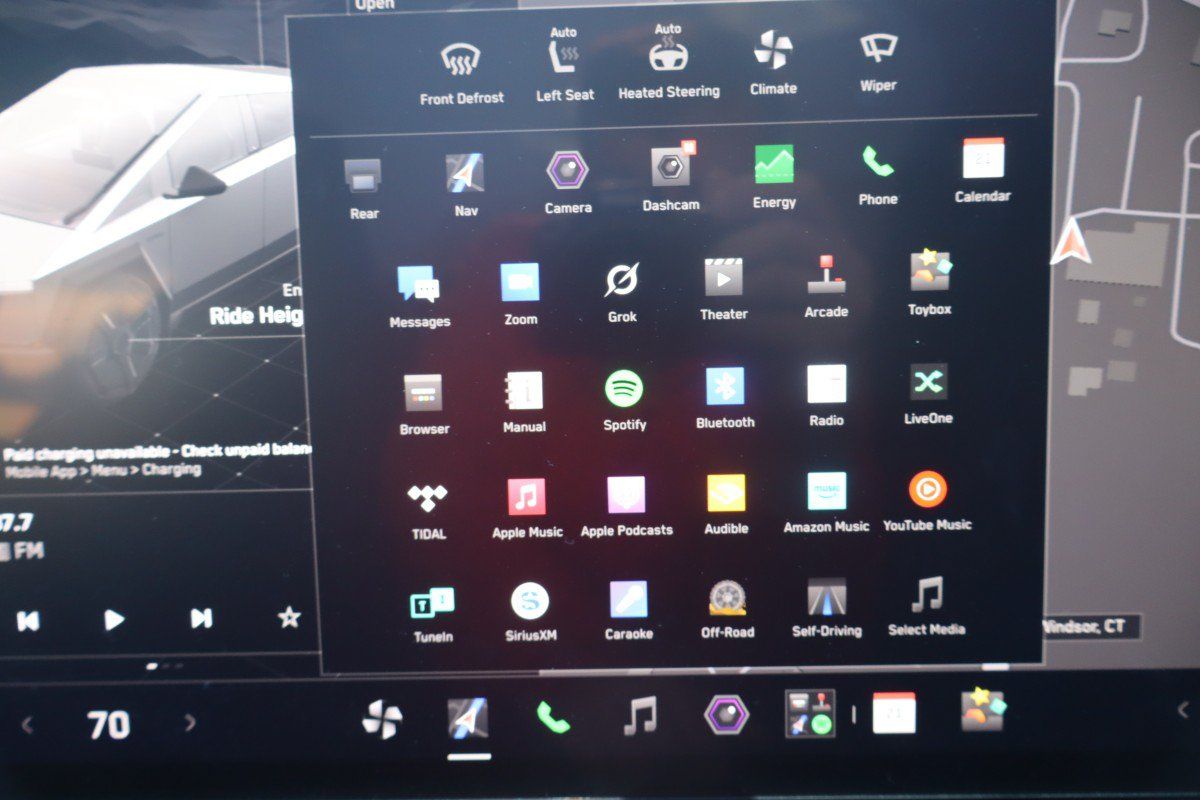 Used 2024 Tesla Cybertruck AWD Crew Cab image 26
