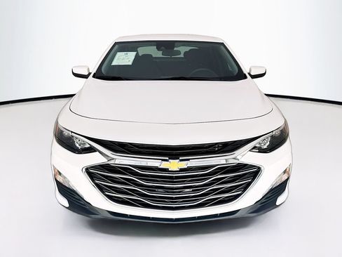 Used 2024 Chevrolet Malibu LT FWD image 2
