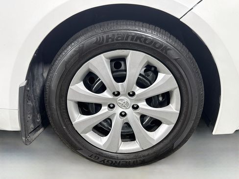 Used 2024 Toyota Corolla LE FWD image 31