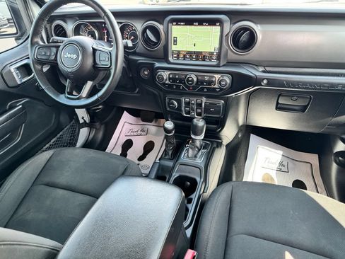 Used 2023 Jeep Wrangler Willys AWD/4WD image 12