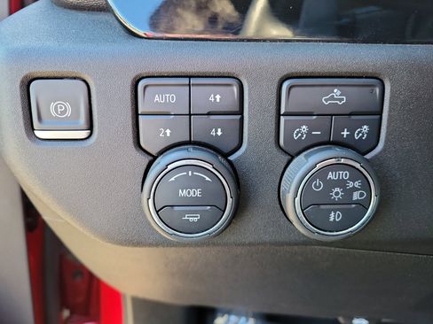 Used 2024 Chevrolet Silverado 1500 RST w/ Z71 Off-Road Package AWD/4WD image 31