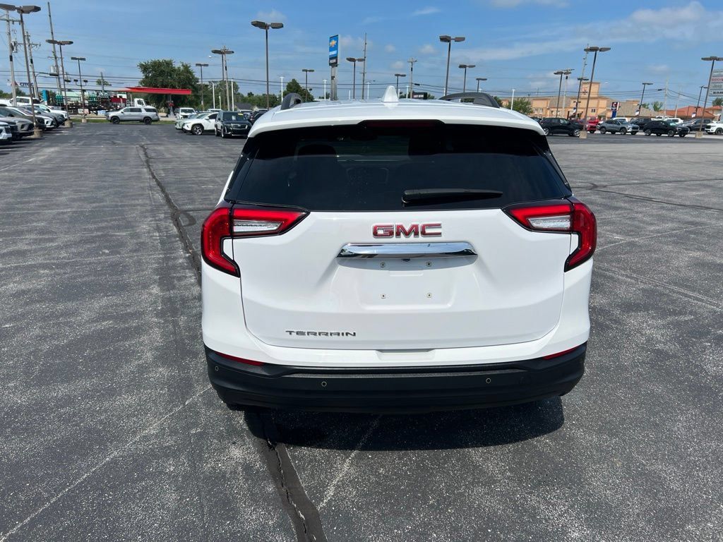 Used 2023 GMC Terrain SLE w/ Driver Convenience Package FWD image 25