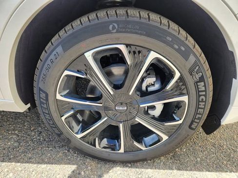New 2026 Lincoln Nautilus Reserve AWD/4WD image 17