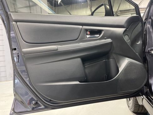 Used 2014 Subaru Crosstrek 2.0i Limited AWD/4WD image 10