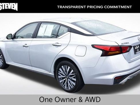 Used 2025 Nissan Altima 2.5 SV w/ SV Premium Package AWD/4WD image 3