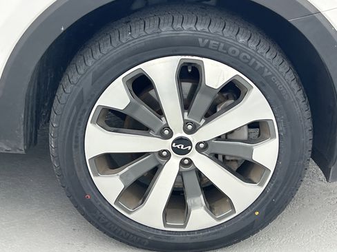 Used 2022 Kia Telluride S image 12