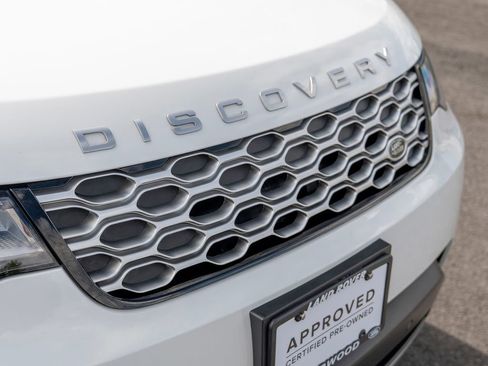 Certified 2024 Land Rover Discovery S image 16