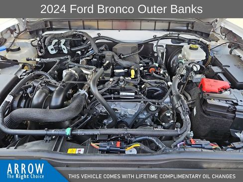 Used 2024 Ford Bronco Outer Banks AWD/4WD image 15