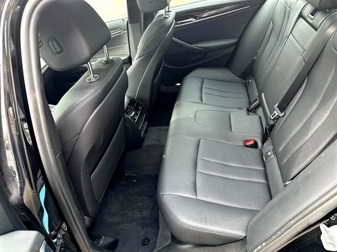 Used 2019 BMW 530e w/ Convenience Package image 27