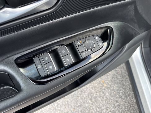 Used 2025 Nissan Murano SV image 14