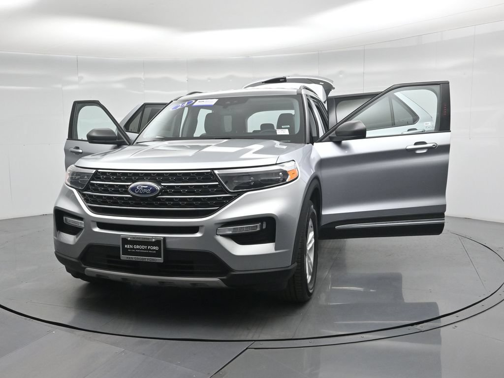 Used 2024 Ford Explorer XLT w/ Equipment Group 202A AWD/4WD image 31