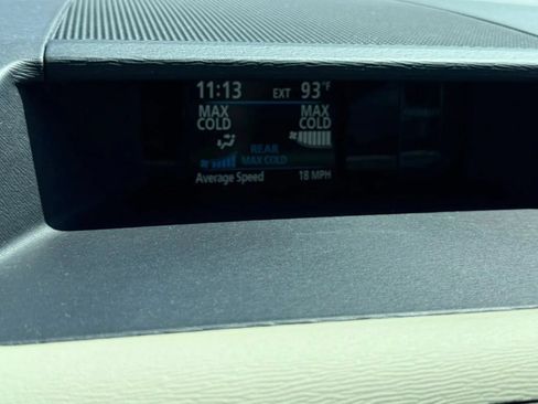 Used 2014 Toyota Sienna LE FWD image 20