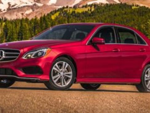 Used 2016 Mercedes-Benz E 350 4MATIC Sedan w/ Premium Package image 1