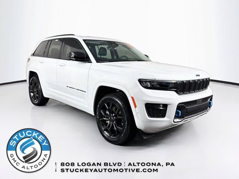 Used 2023 Jeep Grand Cherokee 30th Anniversary AWD/4WD image 1