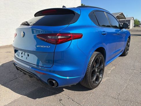 Used 2022 Alfa Romeo Stelvio Veloce AWD/4WD image 2