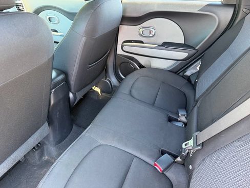 Used 2018 Kia Soul + FWD image 16