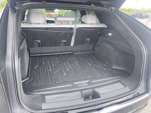 Used 2024 Cadillac Lyriq Luxury w/ LPO, Floor Liner Package AWD/4WD image 15