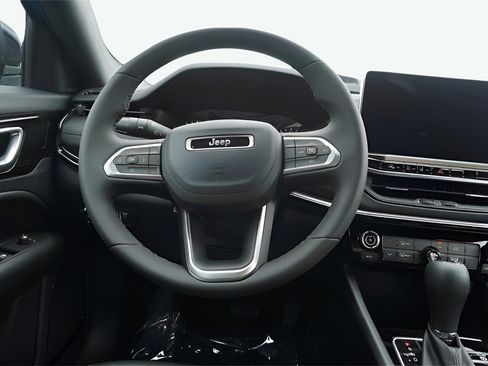 Used 2025 Jeep Compass Latitude w/ Altitude Special Edition image 11