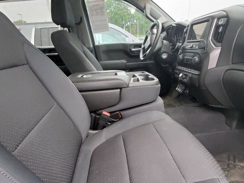 Used 2019 Chevrolet Silverado 1500 Custom Trail Boss w/ Custom Convenience Package AWD/4WD image 4