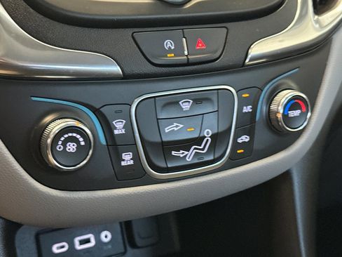 Used 2023 Chevrolet Equinox LT image 21