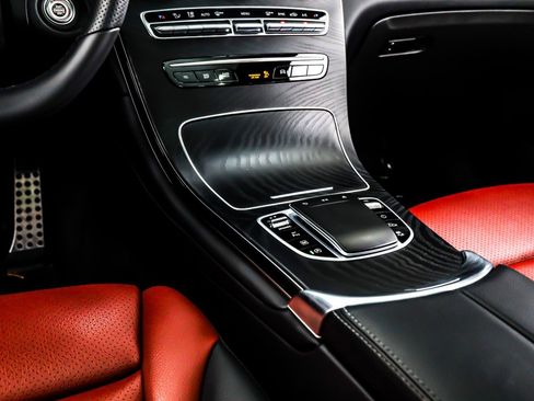 Used 2022 Mercedes-Benz GLC 300 image 6