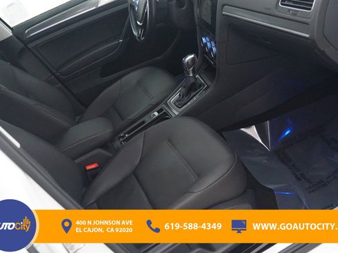 Used 2019 Volkswagen e-Golf SEL Premium image 8