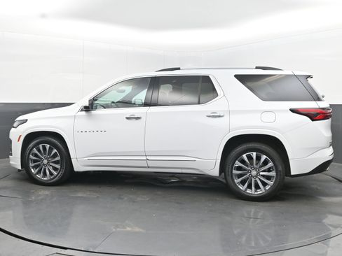 Used 2023 Chevrolet Traverse Premier image 7